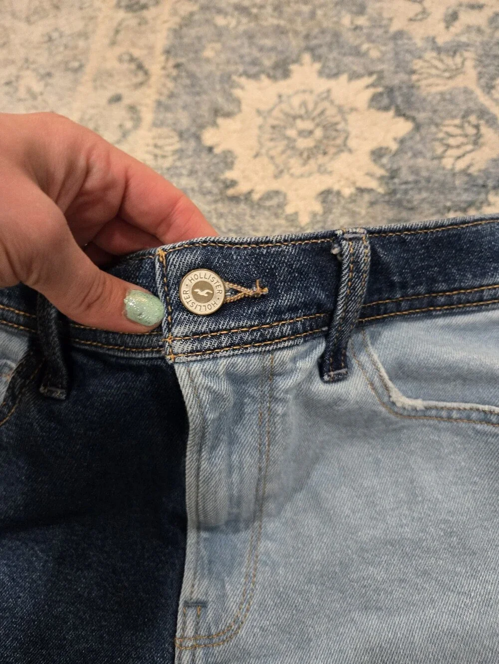 Hollister•Two-Tone Denim Ultra High Rise Vintage Short. Sz 7, 28in Waist - Picture 4 of 7
